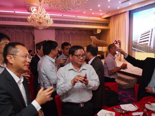 P9273558 (Large)